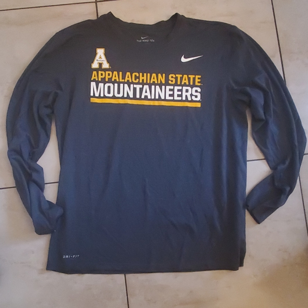 Appalachian state mountaineers tee